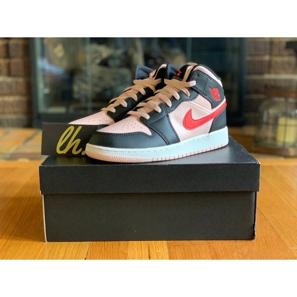 Size 6.5y Air Jordan 1 Mid "Atmosphere" - Picture 2 of 5